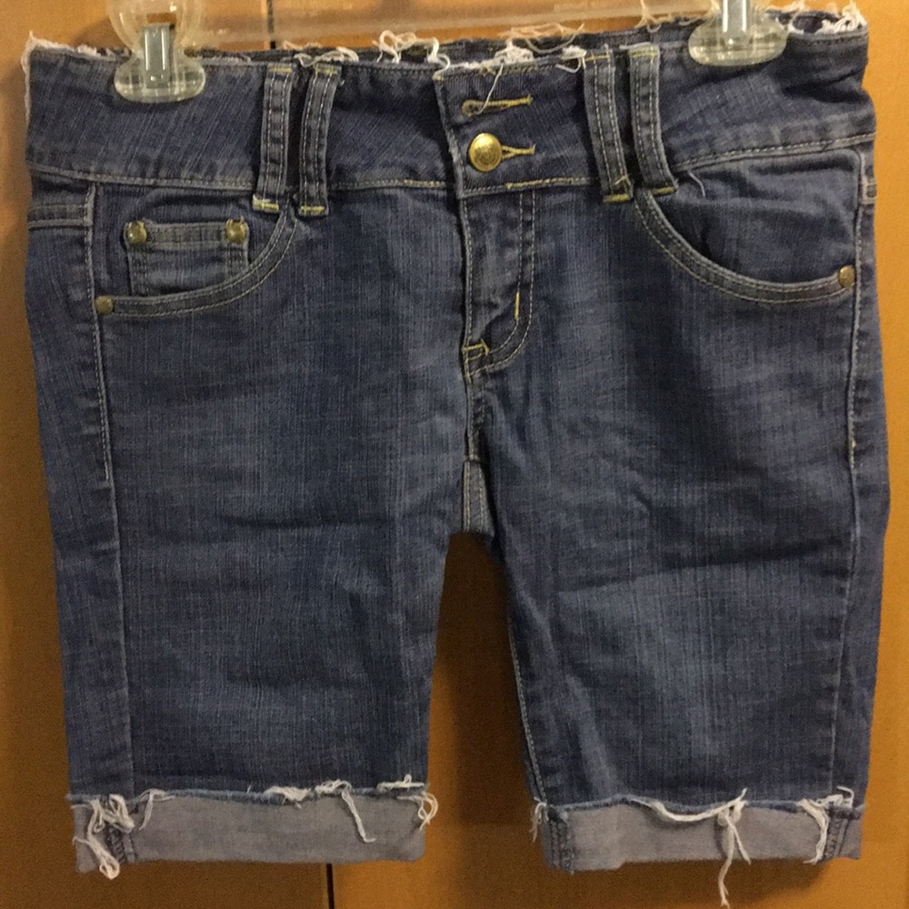 Bermuda jean shorts